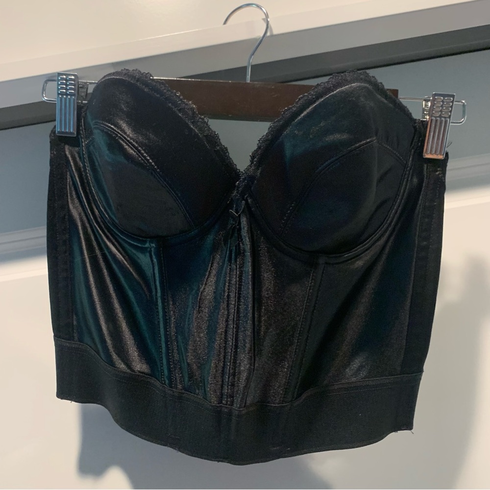 Wired busier corset style intimate top by Victoria’s Secret size 36B